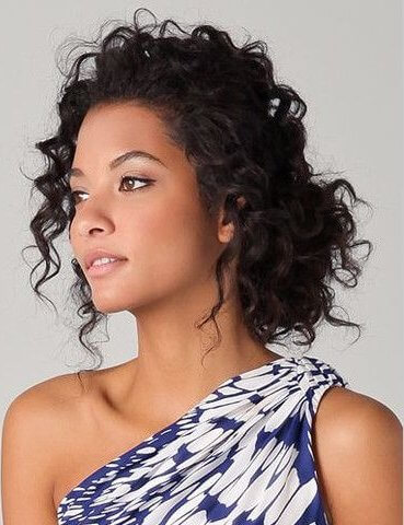 Go with soft pink lip color and with your curly hair. This is a perfect look for weekend days!