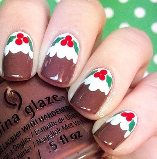 Typical Christmas design means a green tree with red berries. This design represented all that but mapped on your nails. #winternails #naildesign