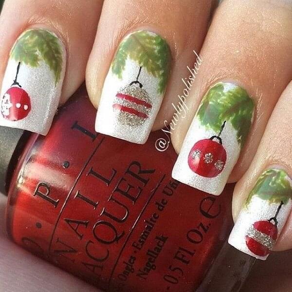 Christmas tree and baubles on your fingernails will describe you do you feel about holidays. We can’t wait for them! #winternails #naildesign