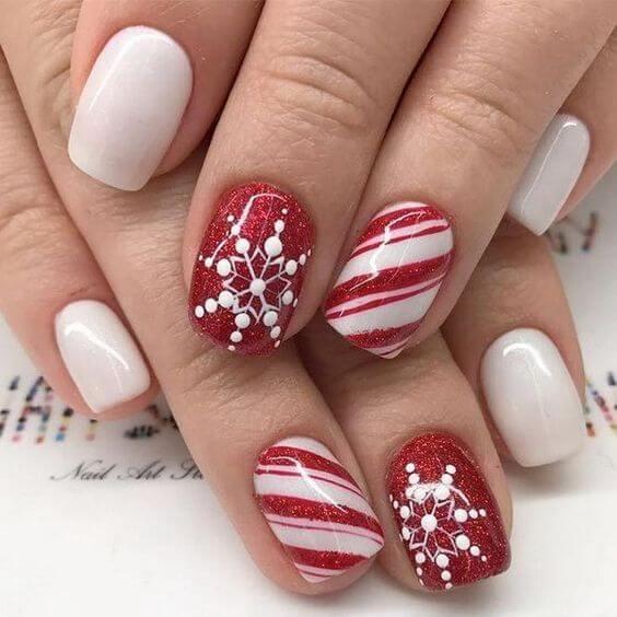 Combination of candy and winter design on your nails can only be good, right? #winternails #naildesign