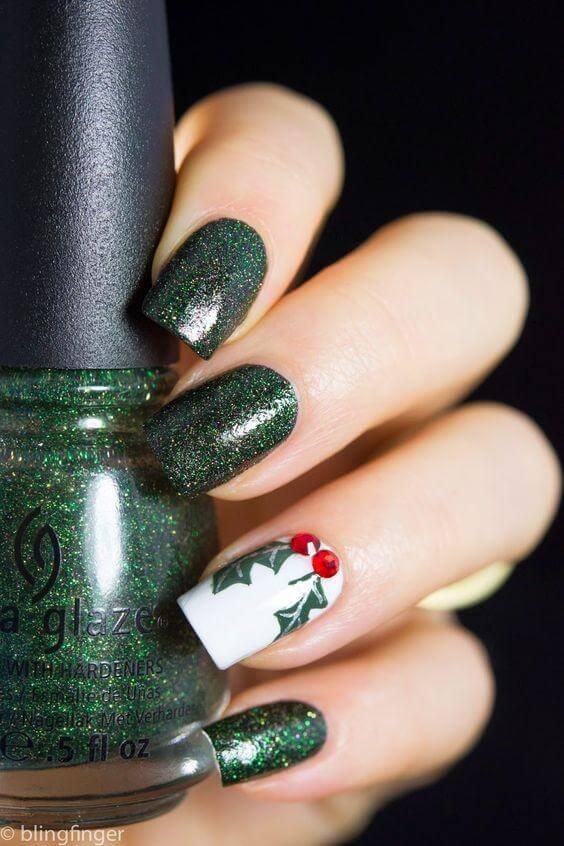 You can always rely on dark green nail polish color in winter. Keep those bright shades for spring and summer. #winternails #naildesign