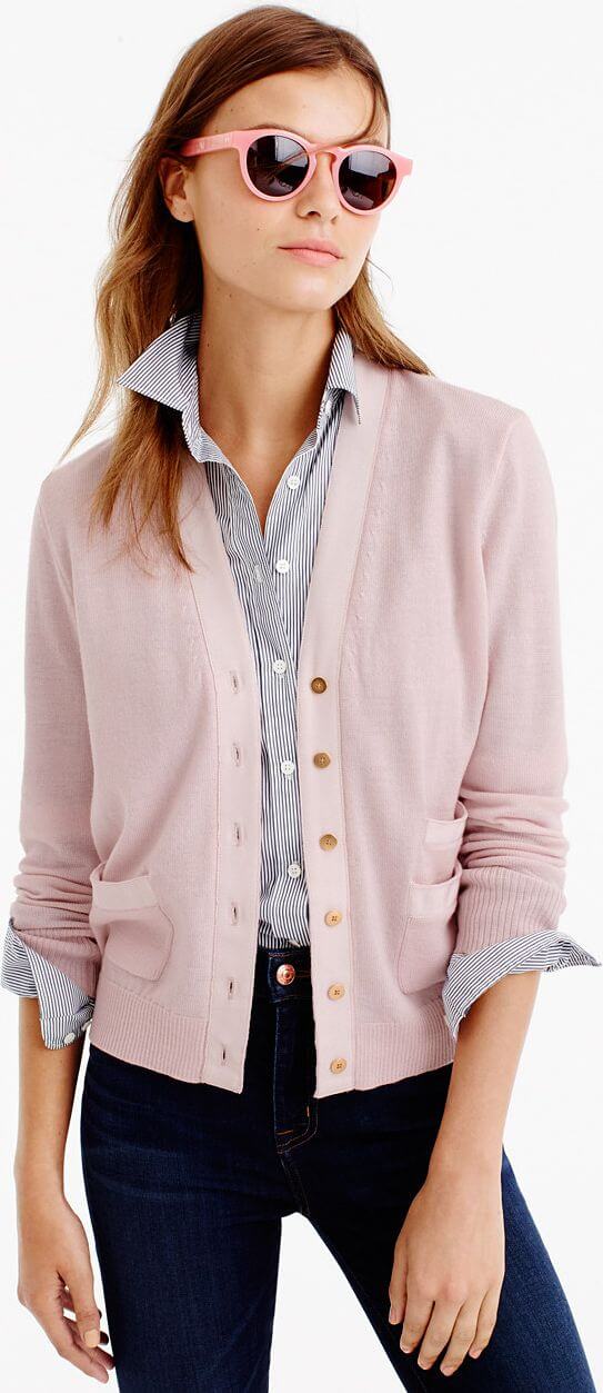 Casual look with knitted cardigan.