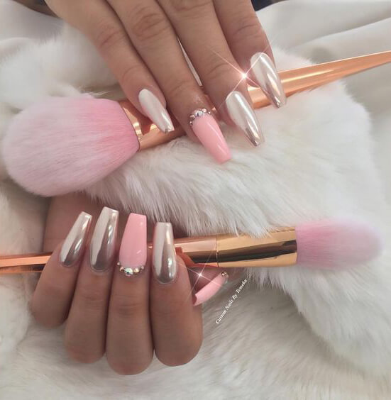 Indulge in these decadent rose gold mirror nails for your next manicure.