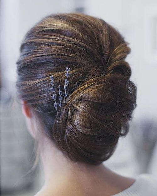 Nature lovers, take note of this beautiful updo!