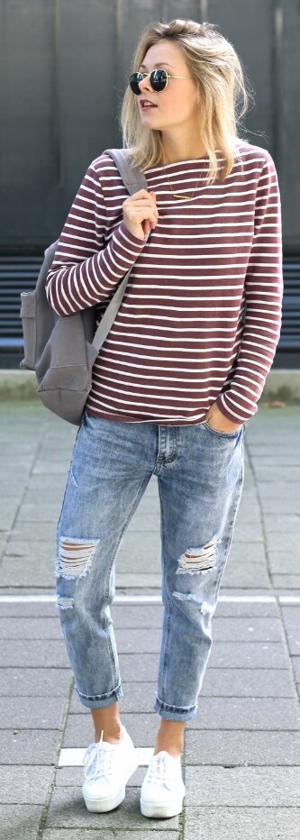 Take it easy in horizontal stripes and easy-fit denims.