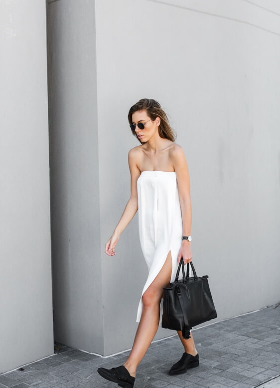 This kind of white strapless dress embodies everything that we look for in the "perfect summer dress". Easy, breezy, and fuss-free.