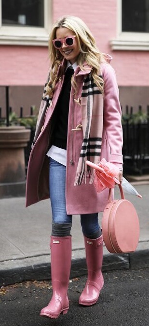 If feminine and flirty speaks more to your personality, how about a pale pink Burberry-style scarf? Don't forget the matching baby pink accessories for a cute, girly effect.