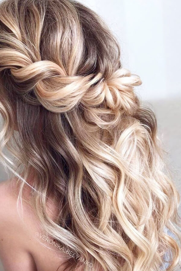 Beachy waves are gorgeous for both casual looks as well as formal ones.