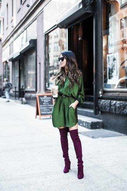Emerald silhouette-friendly dress is perfect for wearing on the cold fall days.