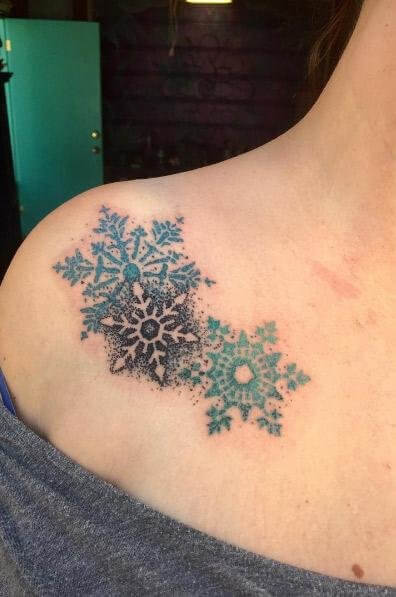 Snowflakes in blue #wintertattoo