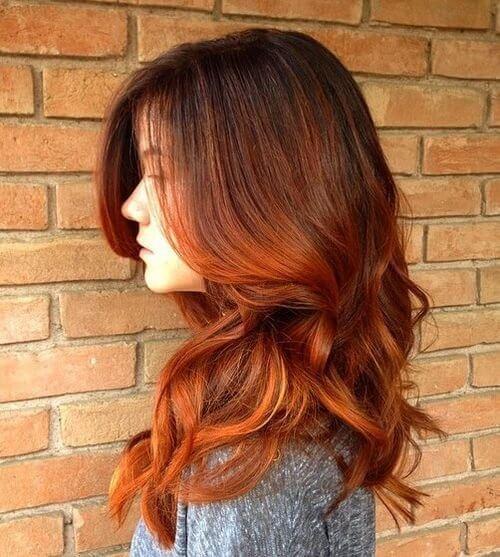 The modern take on the natural wavy hair is this blended balayage.