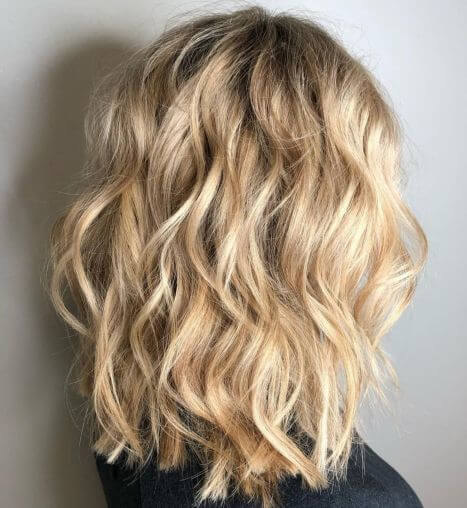 30 Best Curly Hairstyles for Medium Hair - BelleTag