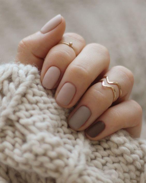 Go, Matte! Matte is yet another way to make your nails look simple and stylish.