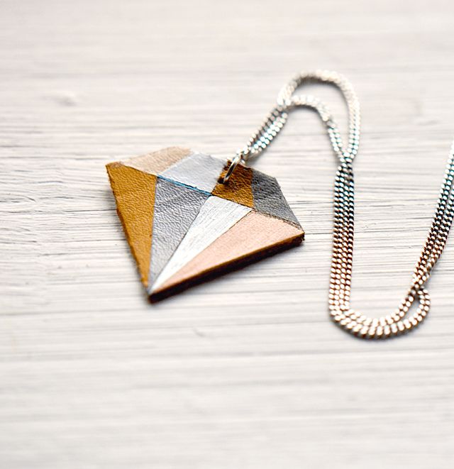 DIY diamond shaped necklace.