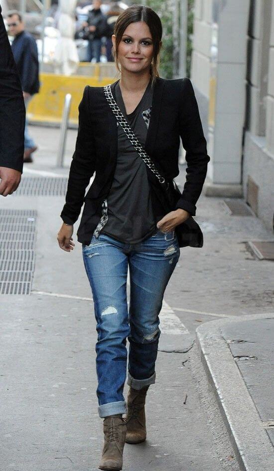 Balancing Basics: Rachel Bilson creates more weight on her upper body by wearing a boxy blazer.