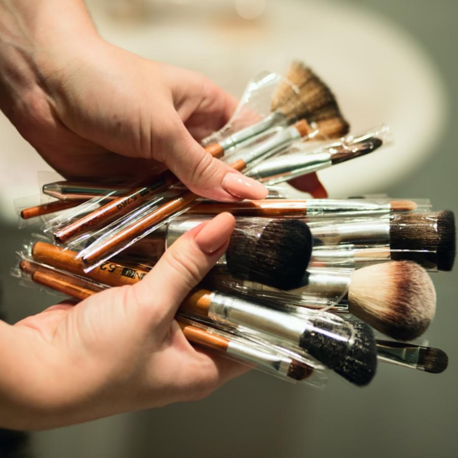 How to apply foundation: a collection of foundation and makeup brushes