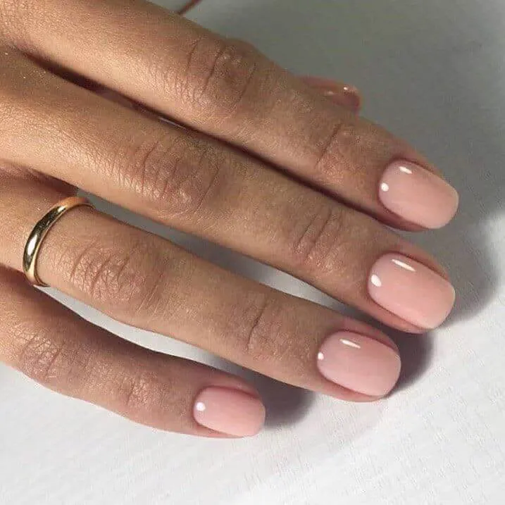 25 Beautiful Neutral Nails To Welcome 2023 : Shiny Nude Pink Nails
