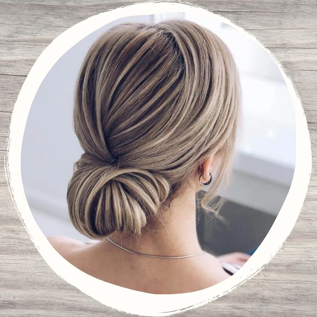 20 Romantic Bun Hairstyles for Prom That Are Easy to Do