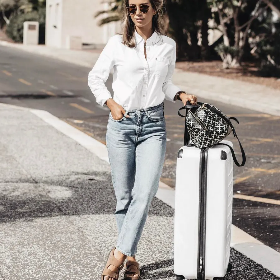 Summer travel outfits