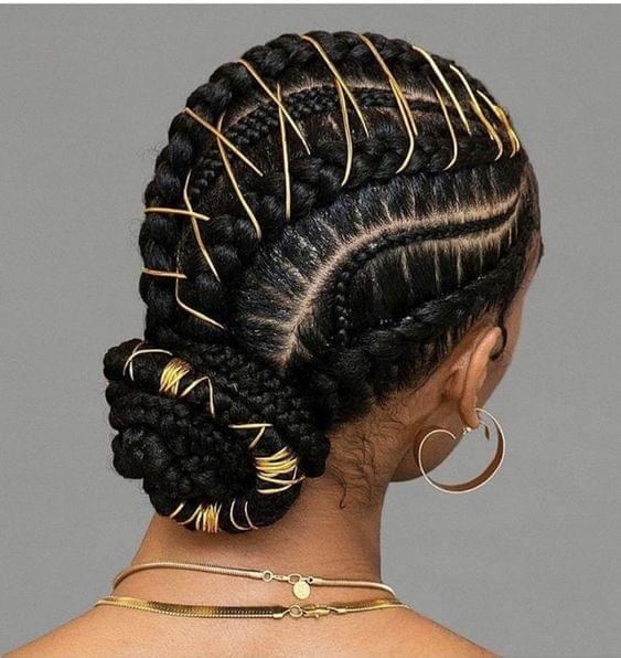 Truly Stylish Hairstyle With Golden Threads