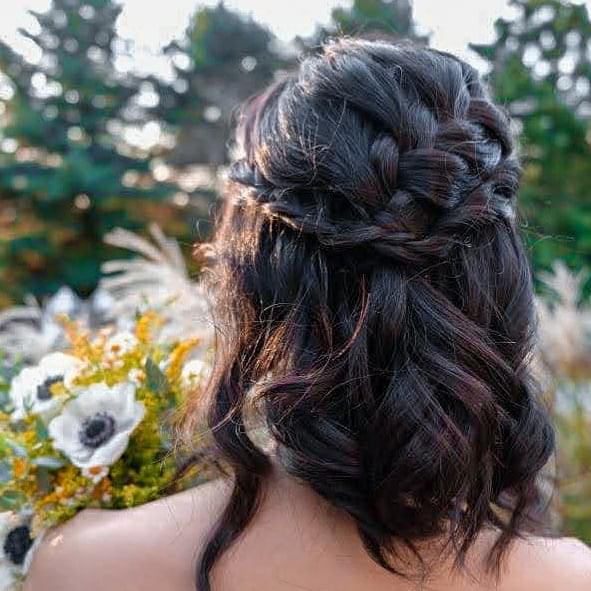 2023's Matching Bridal Hairstyles for Wedding Dress (75 Best)