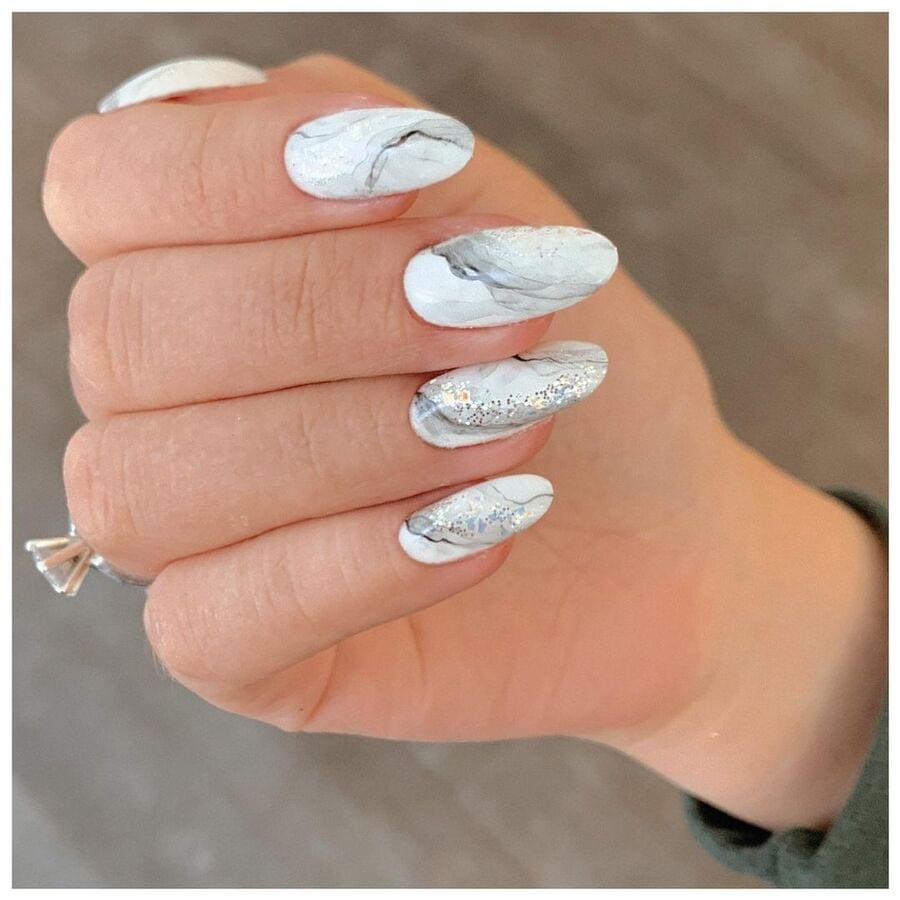 white hearts | Stylish nails, Heart nails, Gel nails