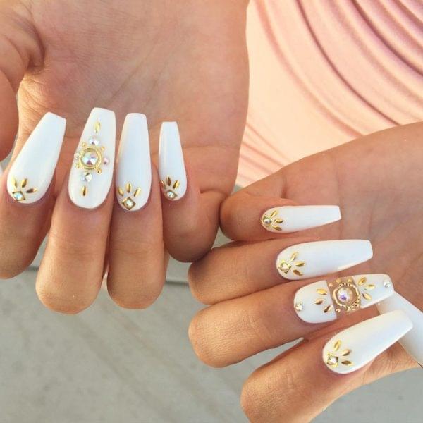 23 Best White and Gold Nails To Try Now | Gold nails, Gel nails, Gold  acrylic nails
