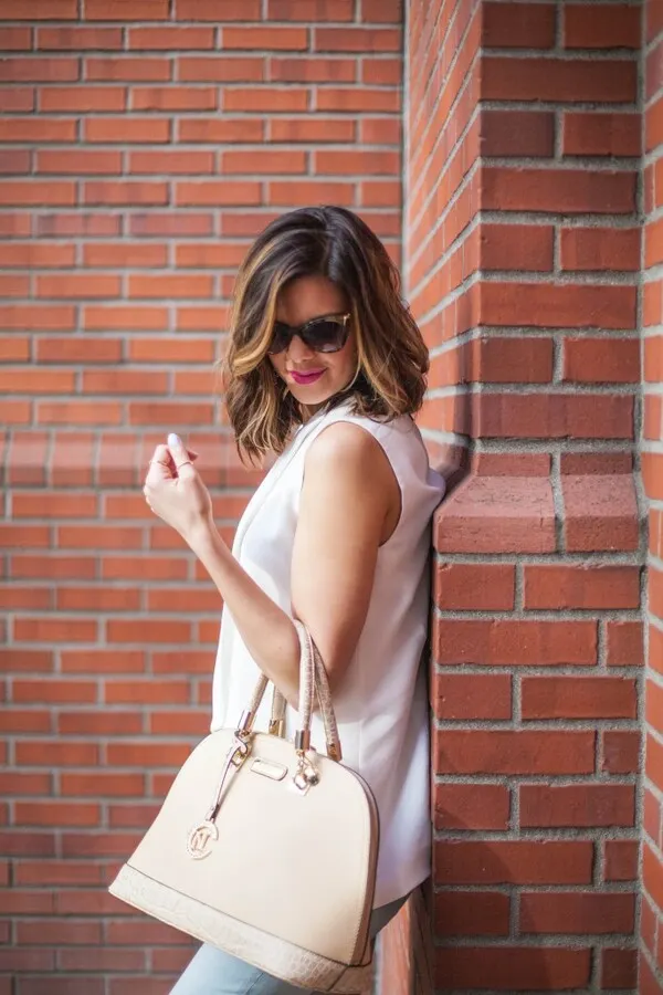 6 Smart Ways to Pick a Purse That Matches Your Outfit - BelleTag
