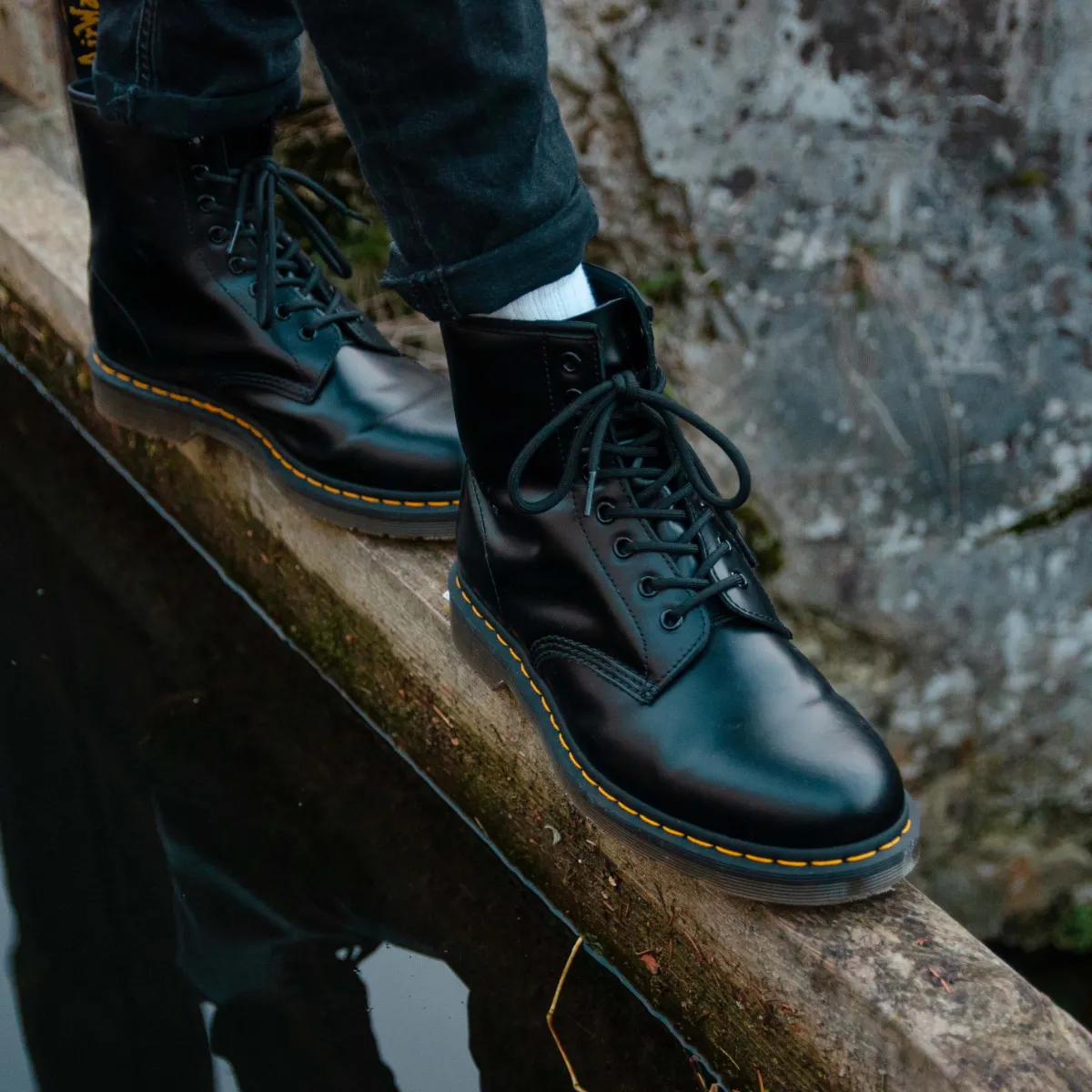 Find out what to wear with Dr Martens. Black Dr Martens boots.
