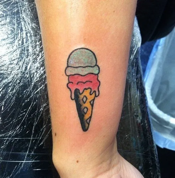 Ice cream tattoo looks a little bit funny, but why not?