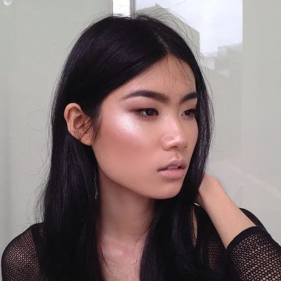 Beginners will find it easy to start with the cheek highlight, as it