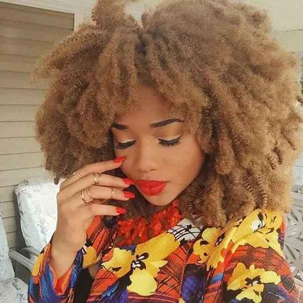 Lovely Afro hairstyle will take everyone