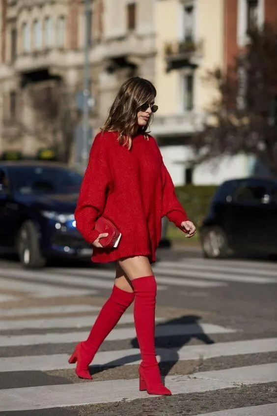 All-red-everything outfits never seemed easier to style, right? The sweater dress is a perfect piece for winter - stylish and warm at the same time! #highboots