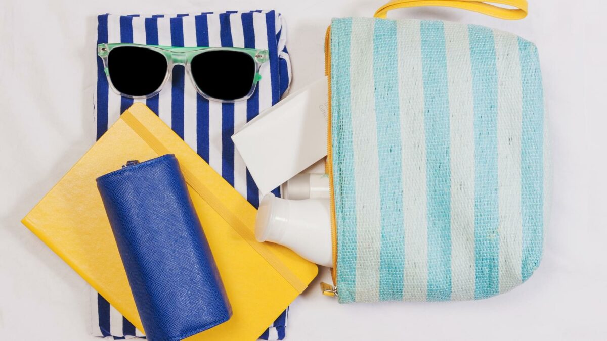 Beach vacation objects, color palette