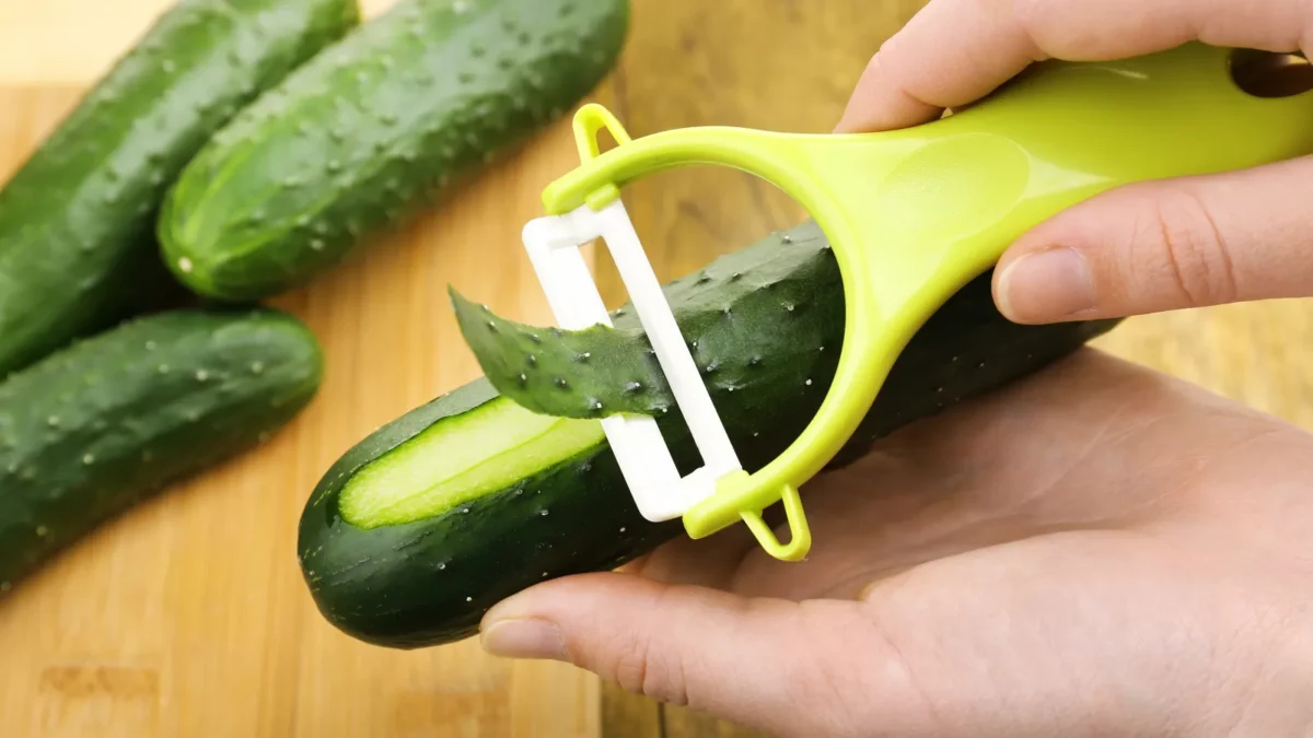 Peeling cucumber